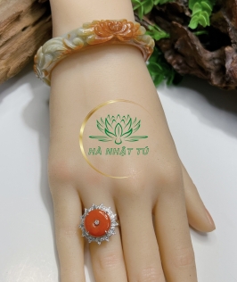 Vòng chạm hoa cúc đại đoá