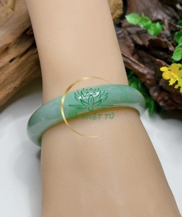 Vòng ngọc xanh mượt