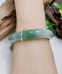 Chiếc vòng lam băng siêu trong 
