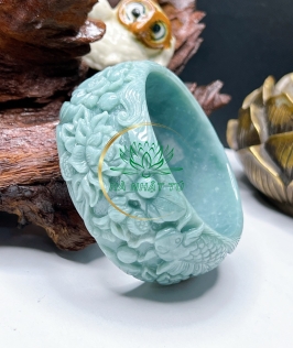 Vòng ngọc chạm siêu đẹp màu như hình 