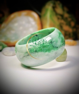 Siêu phẩm vòng ngọc bích 