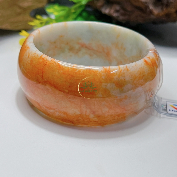 Chiếc vòng huyết bản cối 