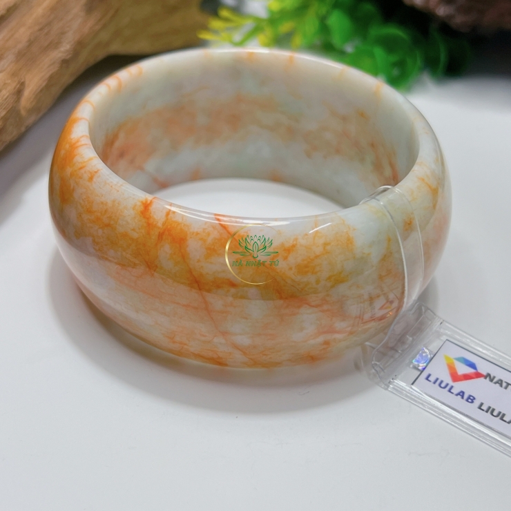 Chiếc vòng huyết bản cối 
