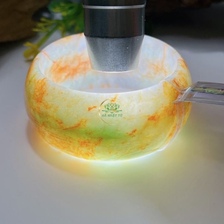 Chiếc vòng huyết bản cối 