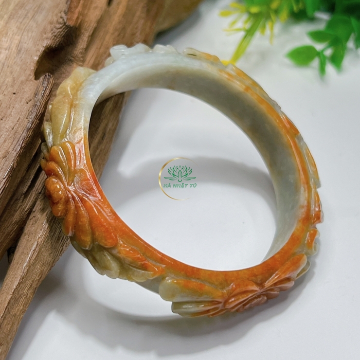 Vòng chạm hoa cúc đại đoá