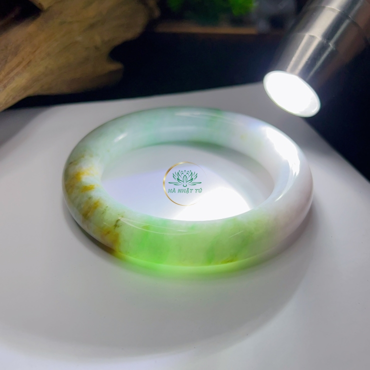 Vòng cẩm thạch tam tài