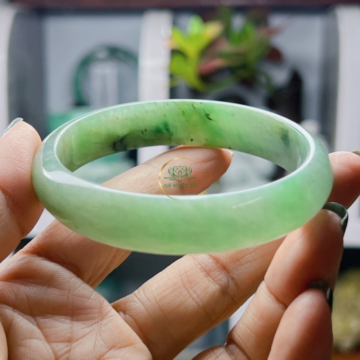 Vòng ngọc xanh mượt